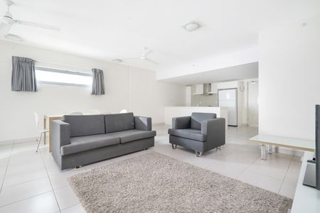 MODERN LIVING IN THE HEART OF THE CITY - Photo 4