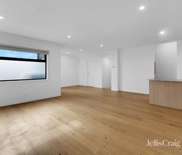 Brand New Three Bedroom Townhouse in Brunswick West - Photo 2