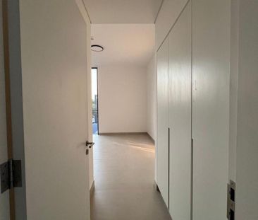Luxury 3BR TOWNHOUSE for Rent/ Corner Unit - Photo 1