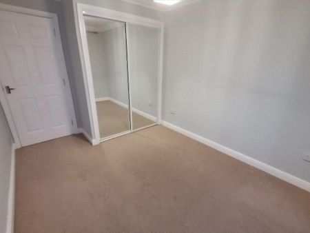 4 bedroom townhouse to rent - Photo 2