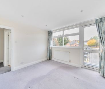 3 bedroom maisonette to rent - Photo 4