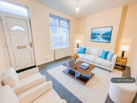 3 bedroom terraced house to rent - Photo 2