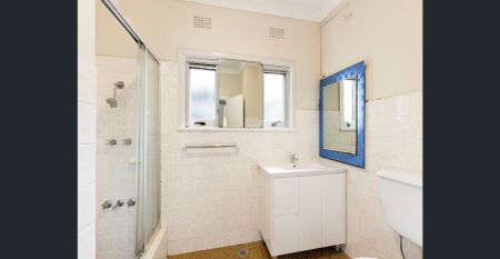 Spacious family home - Photo 2