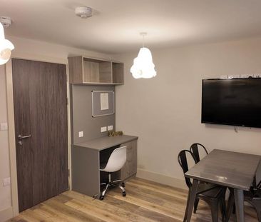 Studio to rent - Photo 1