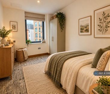 3 bedroom flat to rent - Photo 5