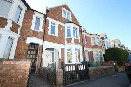 8 bedroom terraced house to rent - Photo 2
