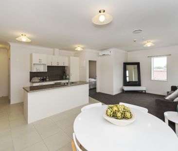 Modern Apartment in Papakura - Photo 3