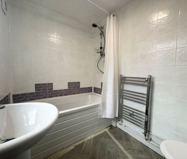 Salisbury Gardens, Raglan Street, Hull - Photo 2