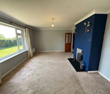 6 bedroom detached house to rent - Photo 2