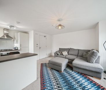 2 bedroom flat to rent - Photo 2