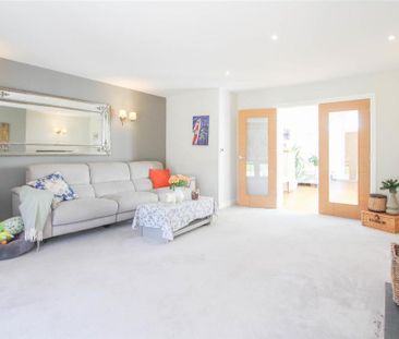 3 bedroom detached bungalow to rent - Photo 1