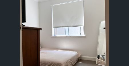 Coastal Convenience Meets City Living - Well-Maintained Home in Prime Western Location - Photo 4