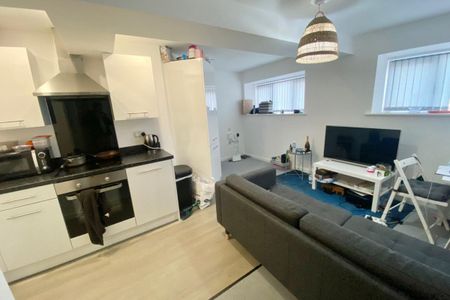 Kirkstall Road - Photo 2