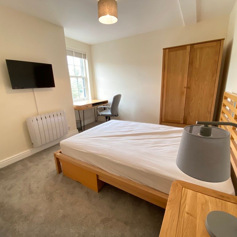 4 Bed Student Accommodation - Photo 1