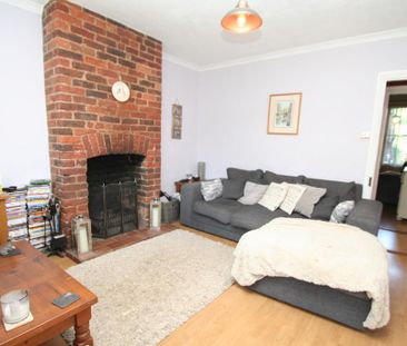 3 bedroom terraced house to rent - Photo 2