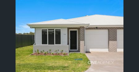 MODERN FAMILY HOME IN A PEACEFUL BADAGARANG LOCATION - Photo 3