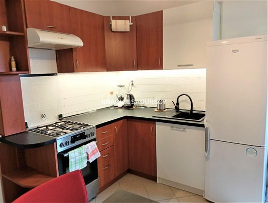 Wygodne mieszkanie z szybkim dojazdem do centrum! - Photo 1