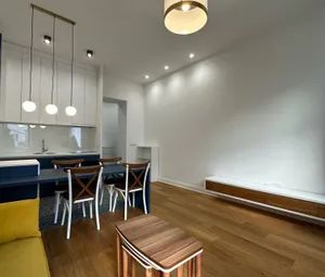 MÖBLIERTE 2,5 ZIMMER MIETWOHNUNG MIT 2 BEDEZIMMER IM 6. BEZIRK IN SEHR GUTER LAGE - Photo 2