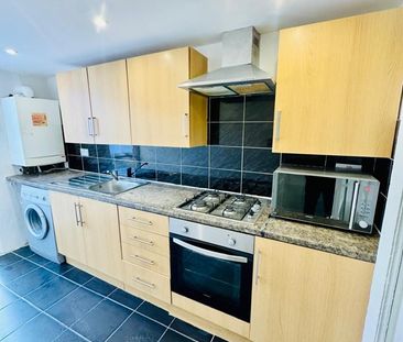 2 Bed Detached House, Huddlestone Road, E7 - Photo 3