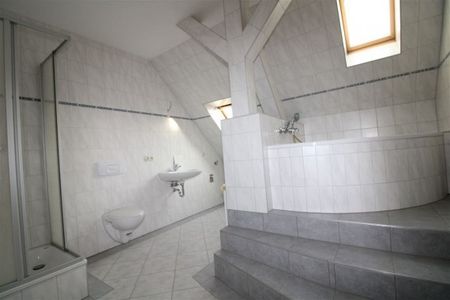 ++ 2-Raum-Wohnung im Dachgeschoss ++ - Photo 2