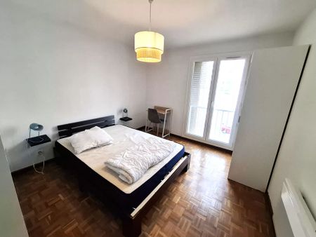 Appartement Marseille 1 pièce(s) 67.60 m2 - Photo 4