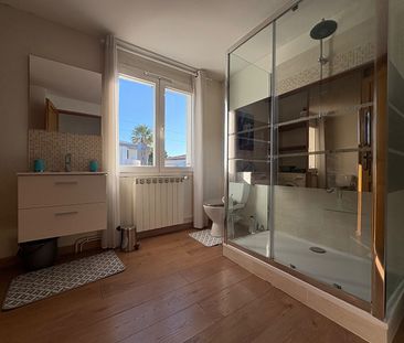 Appartement meublé T2 haut de Villa vue mer d'environ 45 m2 à louer... - Photo 3