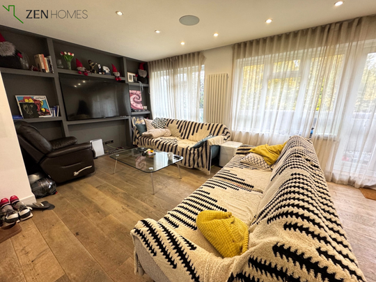 3 bedroom flat to rent - Photo 1