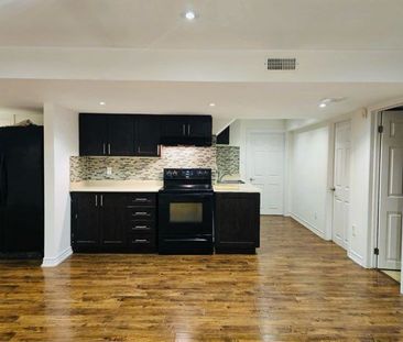 For Lease - 211 Zokol Drive, Aurora, Ontario - Photo 1