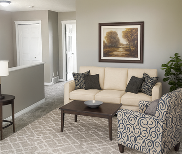 Open Concept 3 Bed + Bonus Room Home In Family Friendly Morningside. - Photo 2