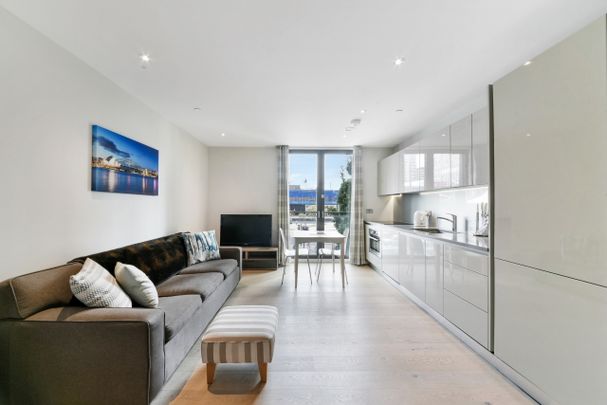 Studio Flat, St. Gabriel Walk, SE1 - Photo 1