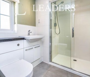 4 bedroom detached house to rent - Photo 6