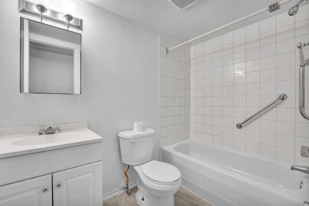 Place Charles-Albanel — 1 Bedroom - unit 107 - Photo 3