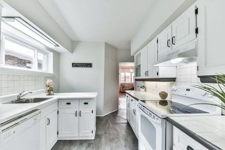 For Lease - 41 Sixth Street, Toronto, Ontario - Photo 4