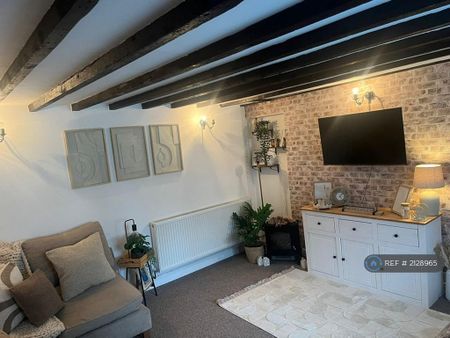 2 bedroom detached house to rent - Photo 2