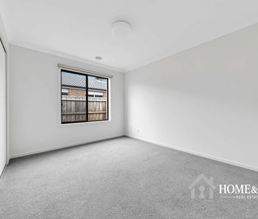 Spacious Family Living in Wallan - Photo 6