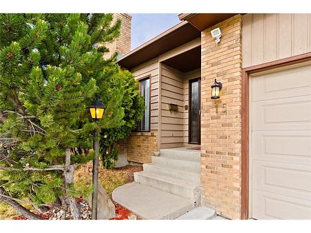 15 Castlebury Way, NE, Calgary - Photo 3