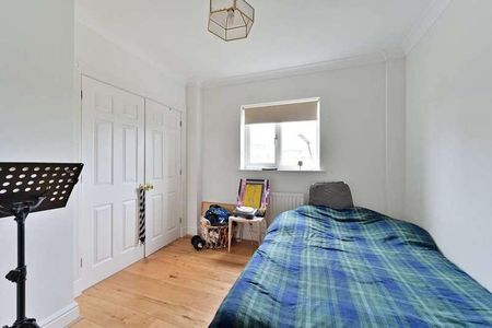 Wyatt Drive, Castelnau, SW13 - Photo 3