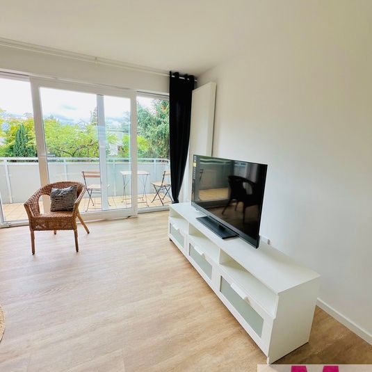 Modernes Wohnen mit Garten – Stilvoll möblierte 2-Zimmerwohnung in zentraler Lage Nürnbergs - Photo 1