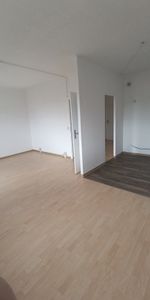 Frisch Renovierte 3-Raum-Wohnung mit Badewanne und Balkon - Photo 4