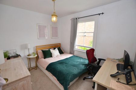 2 bedroom semi-detached house to rent - Photo 5