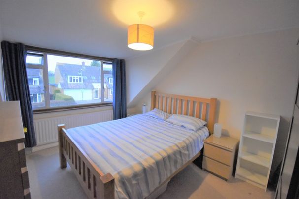 4 bedroom Semi-detached House - Warren Way, Digswell - Photo 1