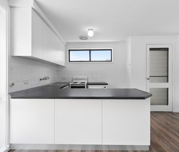 15 Shakespeare Cres, Fraser ACT 2615 - House For Rent | Domain - Photo 3