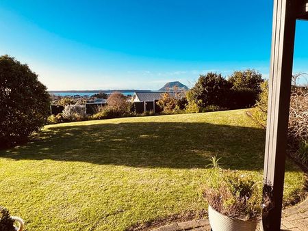 Charming 2BR Flat in Otumoetai with majestic views - Photo 5