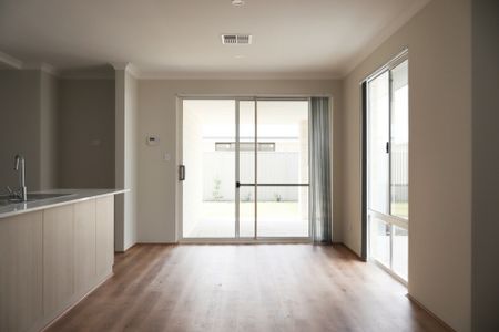 Brand New Four Bedroom Home - Ready To Move Into! - Photo 3