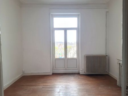 A LOUER AVIGNON (84000) INTRAMUROS : APPARTEMENT non meublé 4 pièces avec balcon en dernier étage !, - Photo 3