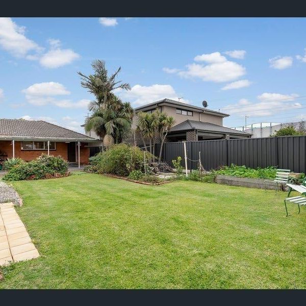 Spacious Family Home - Photo 1