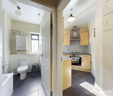 Victoria Court, Kingsbridge Avenue, W3 - Photo 6