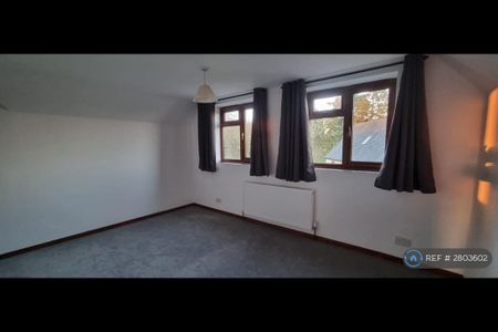 2 bedroom semi-detached house to rent - Photo 3