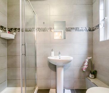 Studio Flat, Streatham High Road, SW16 - Photo 5