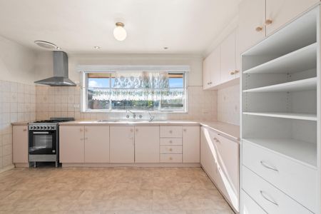 Comfort, Space & Convenience in the Heart of Gladstone Park - Photo 5